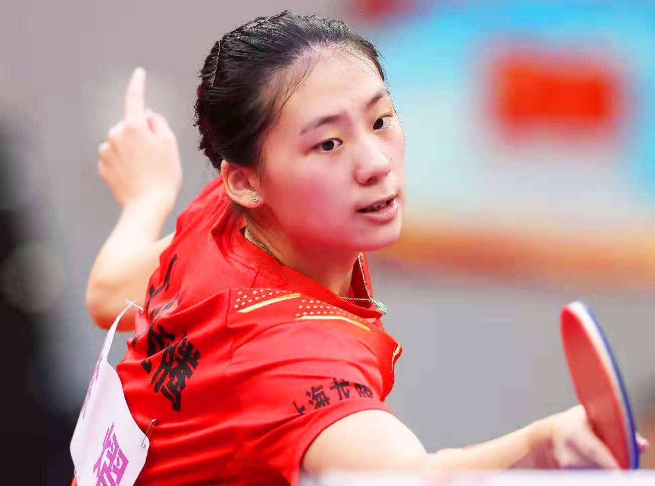 目上表现出 目上表现出