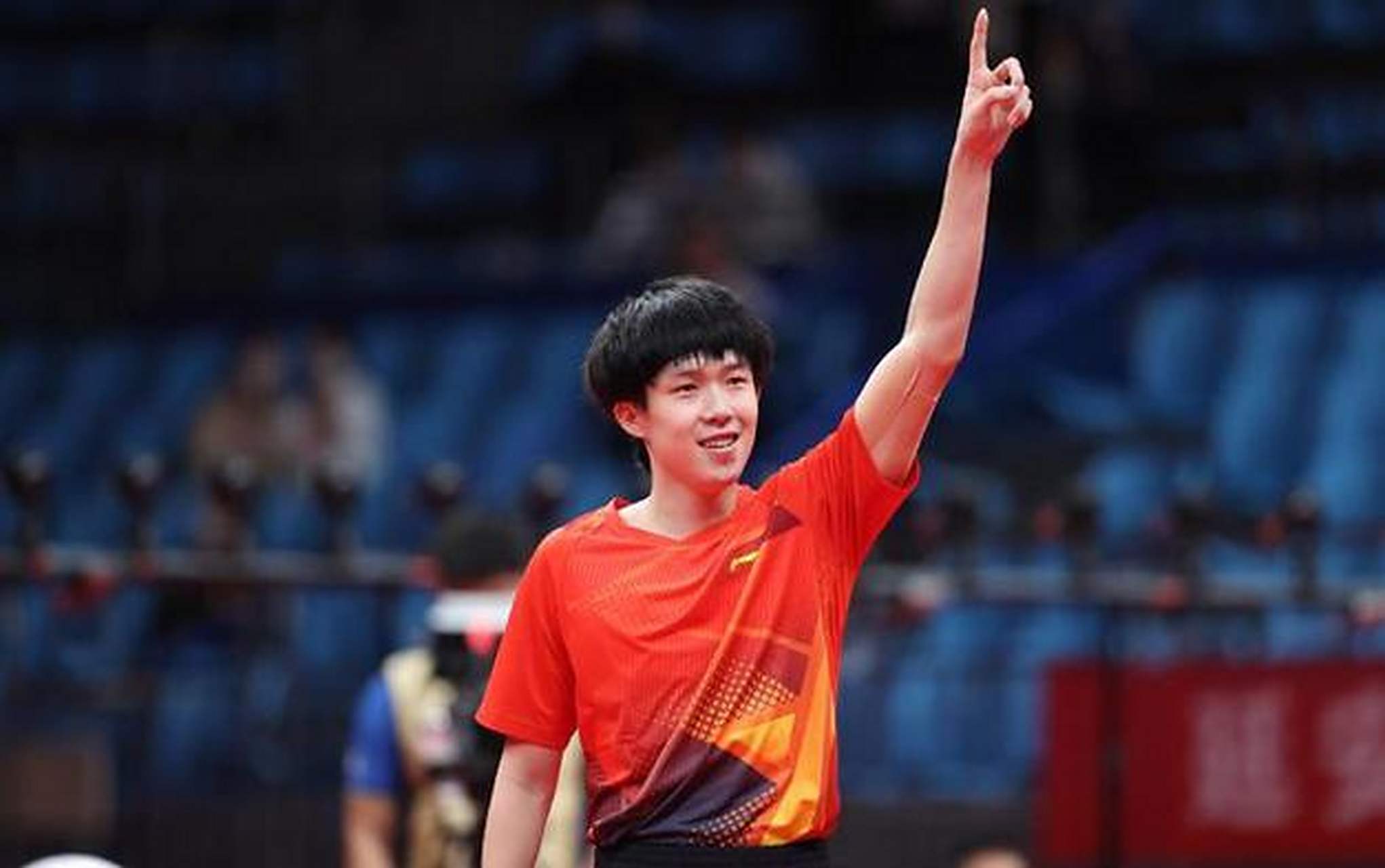 体育德甲综述：拜仁五球击溃杜塞 法兰克福客胜“狼堡”