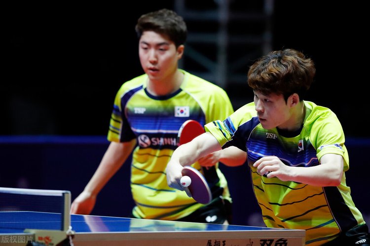 替补阵容的 替补阵容的