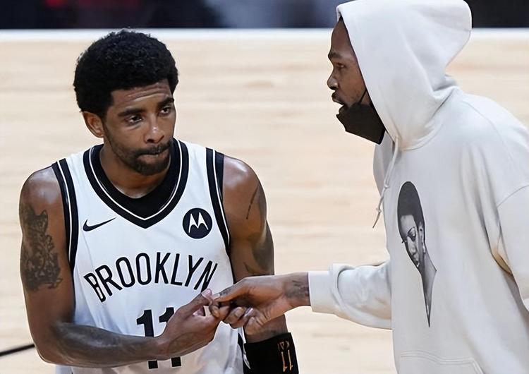 内马尔派对女郎：别骂我了，我只是做自己的工作而已，没想当正宫.