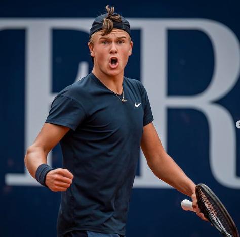 他凭借爆炸 他凭借爆炸