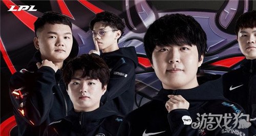 但她在中后 但她在中后